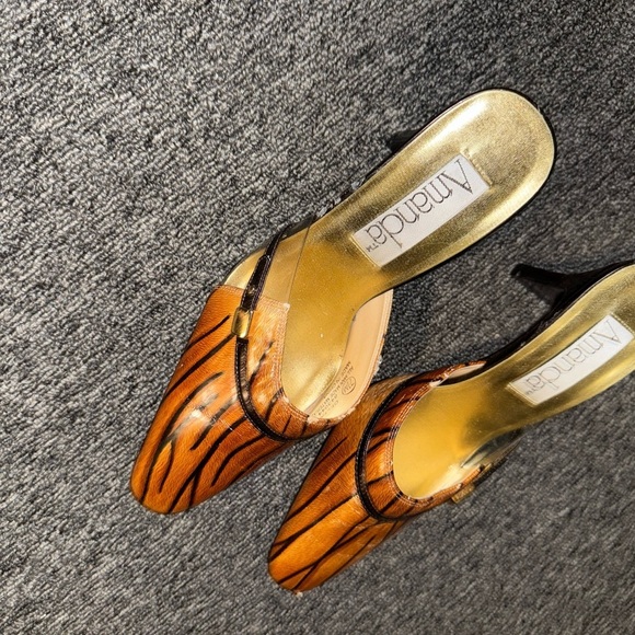 Vintage Amanda Women's Brown Heeled Sandals - Picture 2 of 4